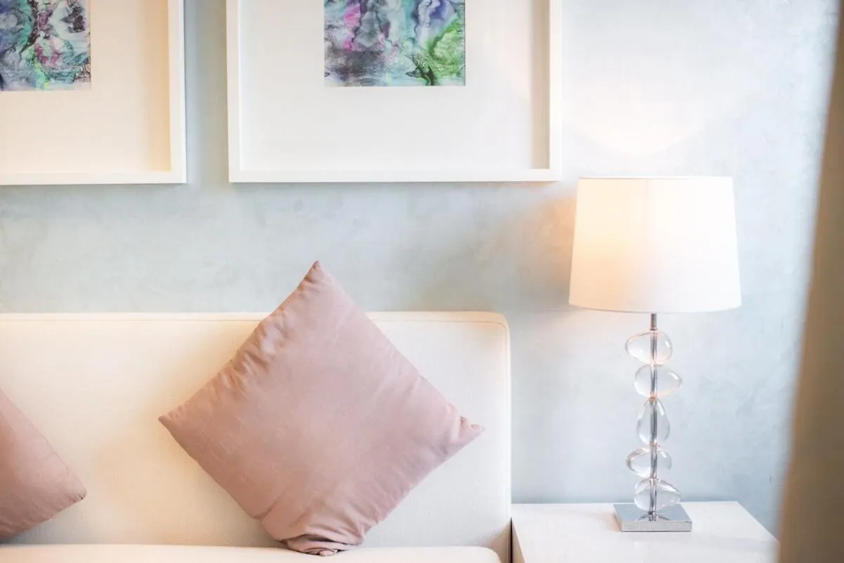 Elegant 1-Bedroom Apartment For 2 At Downtown Dubai With Stunning Canal & Skyline Views
