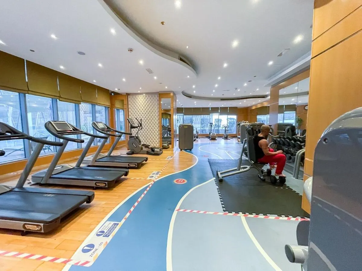 Elegant 1-Bedroom Apartment For 2 At Downtown Dubai With Stunning Canal & Skyline Views